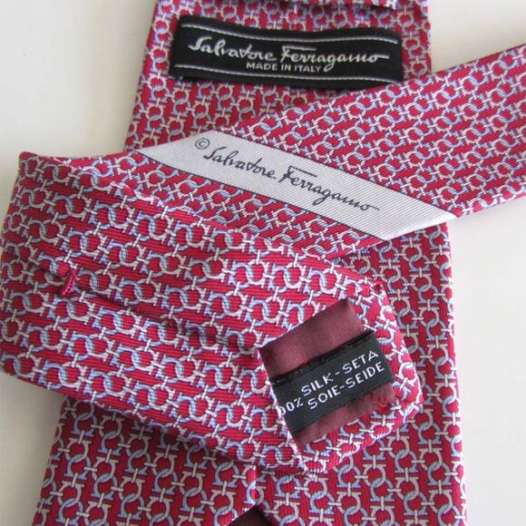 FERRAGAMO red Gancini logo print neck tie 100% silk - Picture 6 of 6